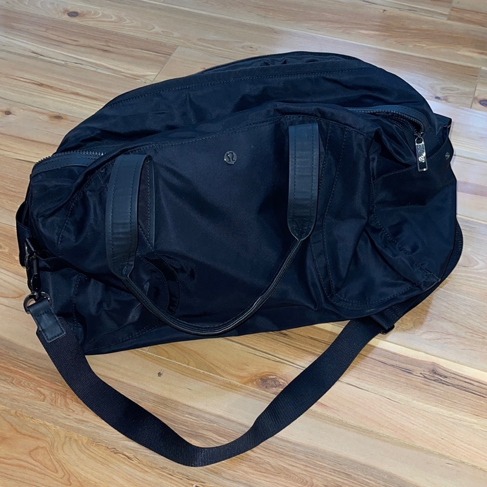 Lululemon black duffle bag